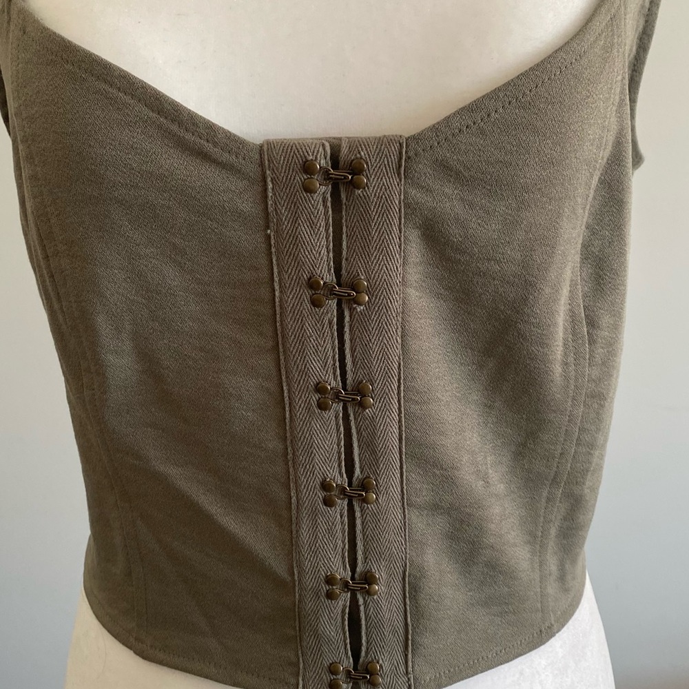 LEITH GREEN VEST - Picture 2 of 11